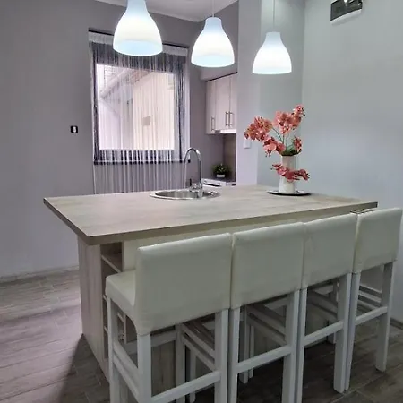 I Sobe Gromilovic 4 アパート ソンボル